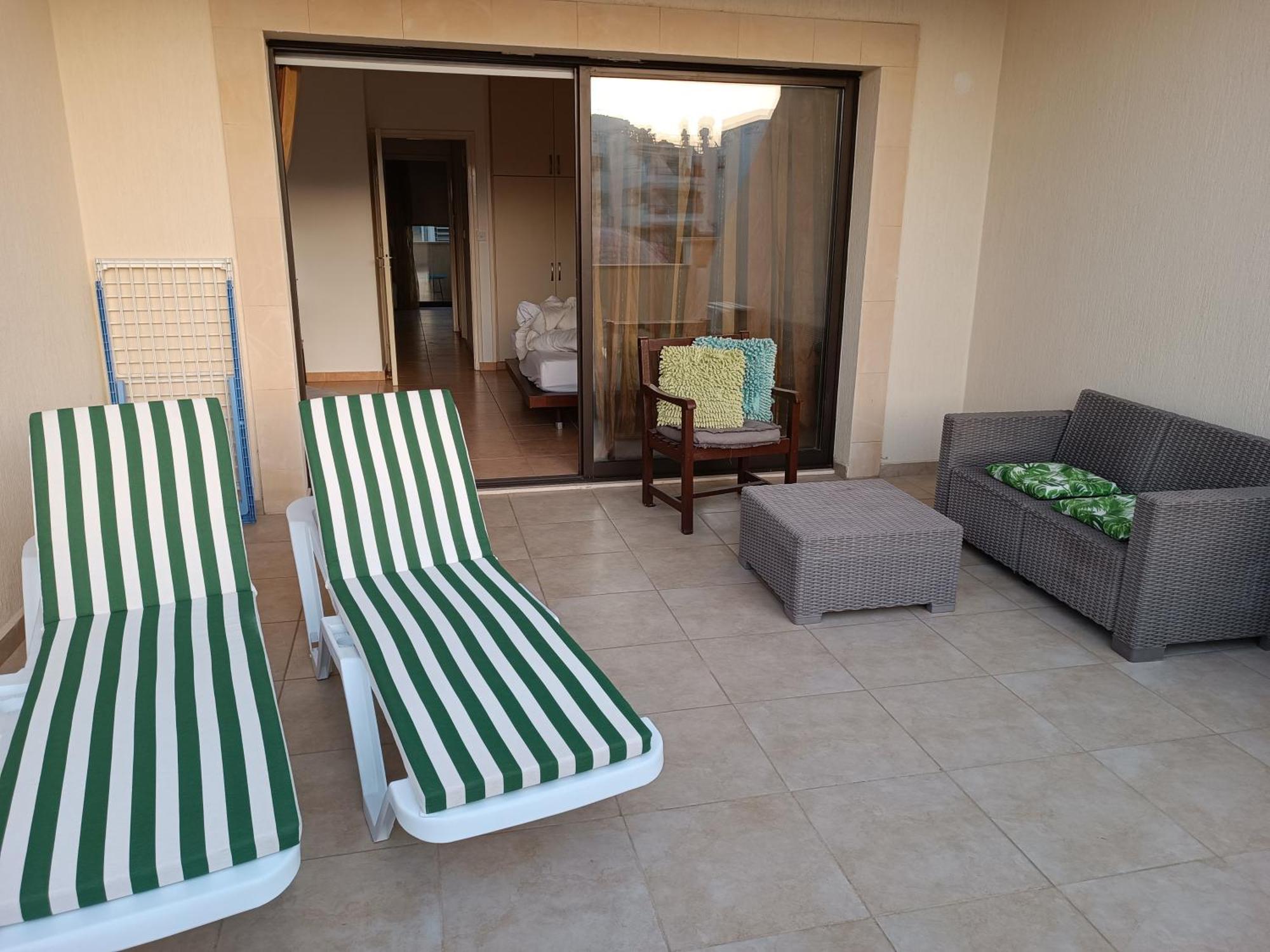 Pool Side 2 Bedroom Queens Gardens Complex Пафос Екстериор снимка