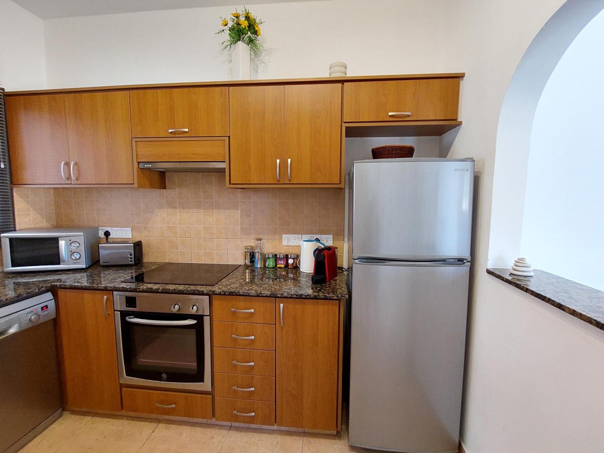 Pool Side 2 Bedroom Queens Gardens Complex Пафос Екстериор снимка