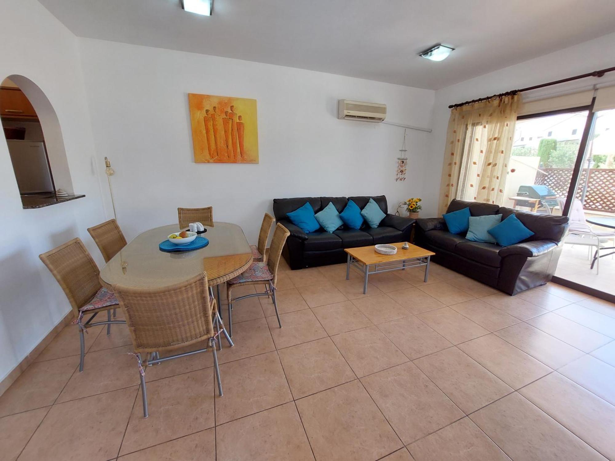 Pool Side 2 Bedroom Queens Gardens Complex Пафос Екстериор снимка